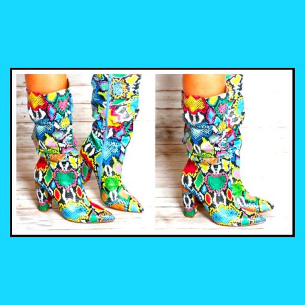 New Women's Turquoise Boots, 8